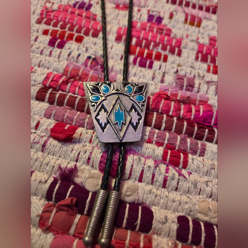 Vintage 1994 Siskiyou Pewter Bolo Tie Braided Leather Western BT-90